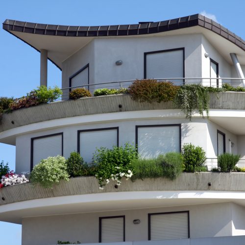 balconi di un edificio