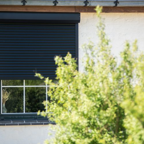Rolluiken_Building_Shutters_Voorzet_Hoeve_Zwart9